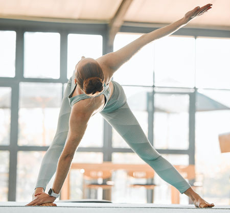 Les accessoires de yoga de Parivrtta Trikonasana Quels accessoires de yoga utiliser pour pratiquer Parivrtta Trikonasana ?