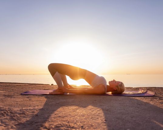 Ardha Setu Bandhasana : la posture du demi-pont
