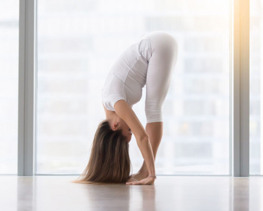 Uttanasana : la posture de la cigogne