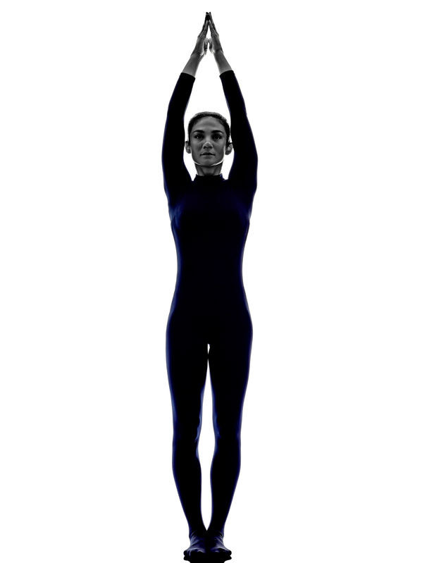 les bienfaits de Urdhva hastasana 