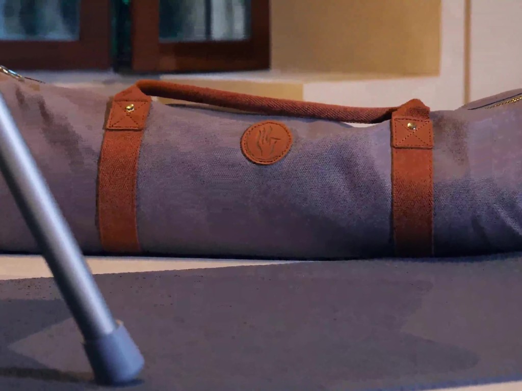 Marineblaue Tasche für Yogamatten – Sandfarbene Baumwolle